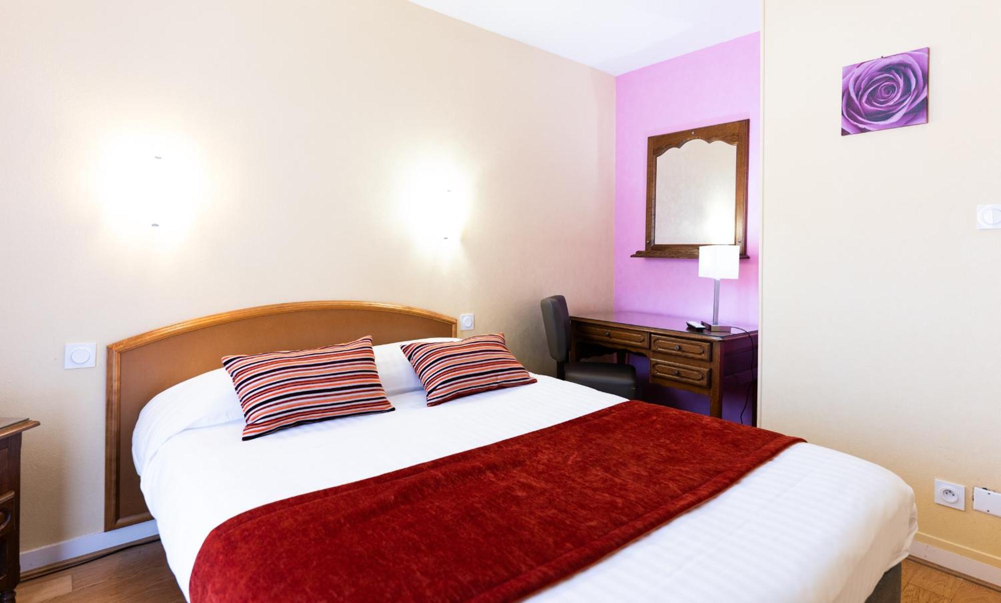 Hotel Cheval De Bronze Remiremont Luaran gambar