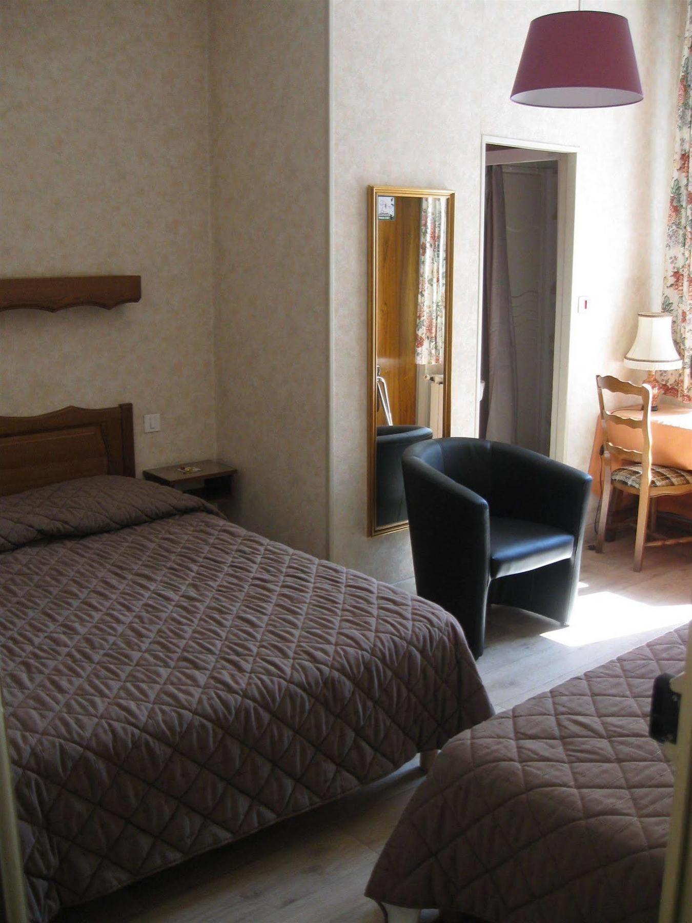 Hotel Cheval De Bronze Remiremont Luaran gambar
